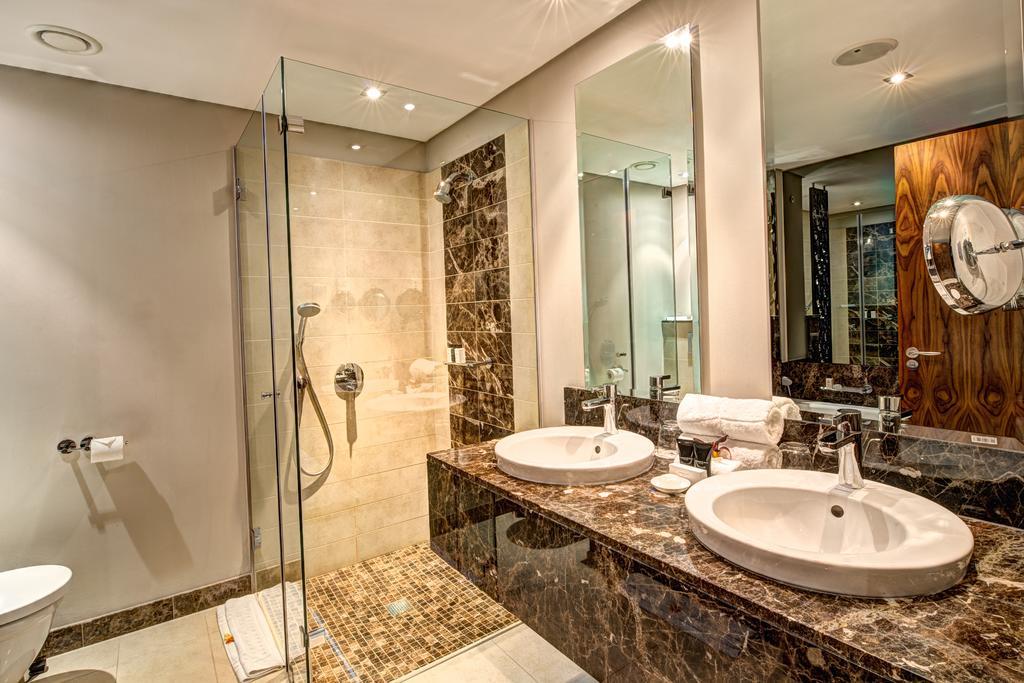 Royal Marang Hotel Phokeng Номер фото Bathroom